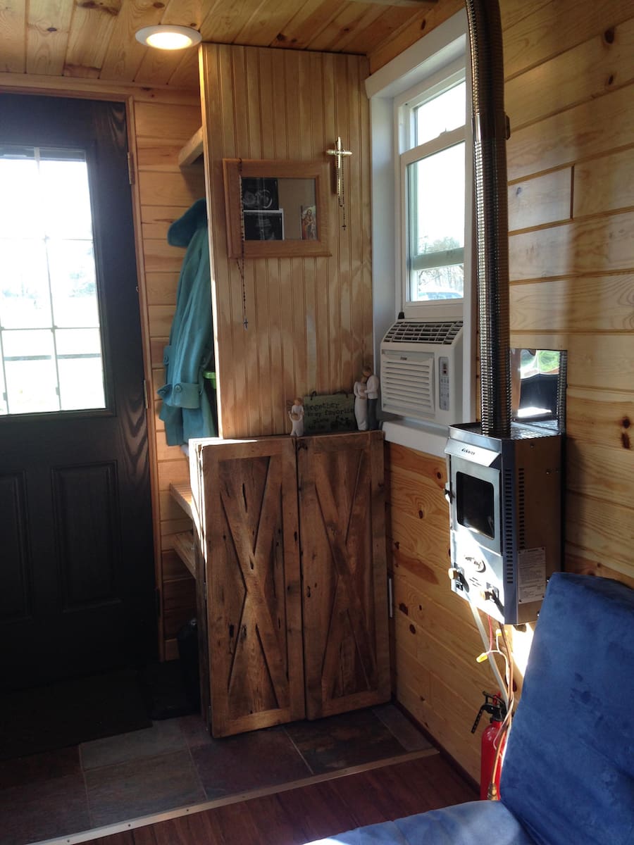 whitmore-lake-tiny-house-2