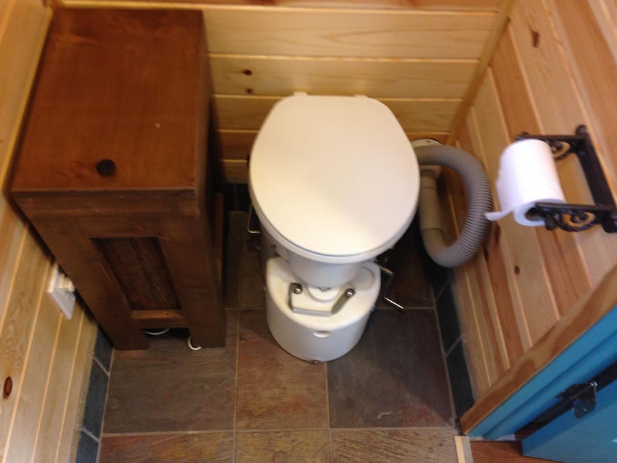 whitmore-lake-tiny-house-8