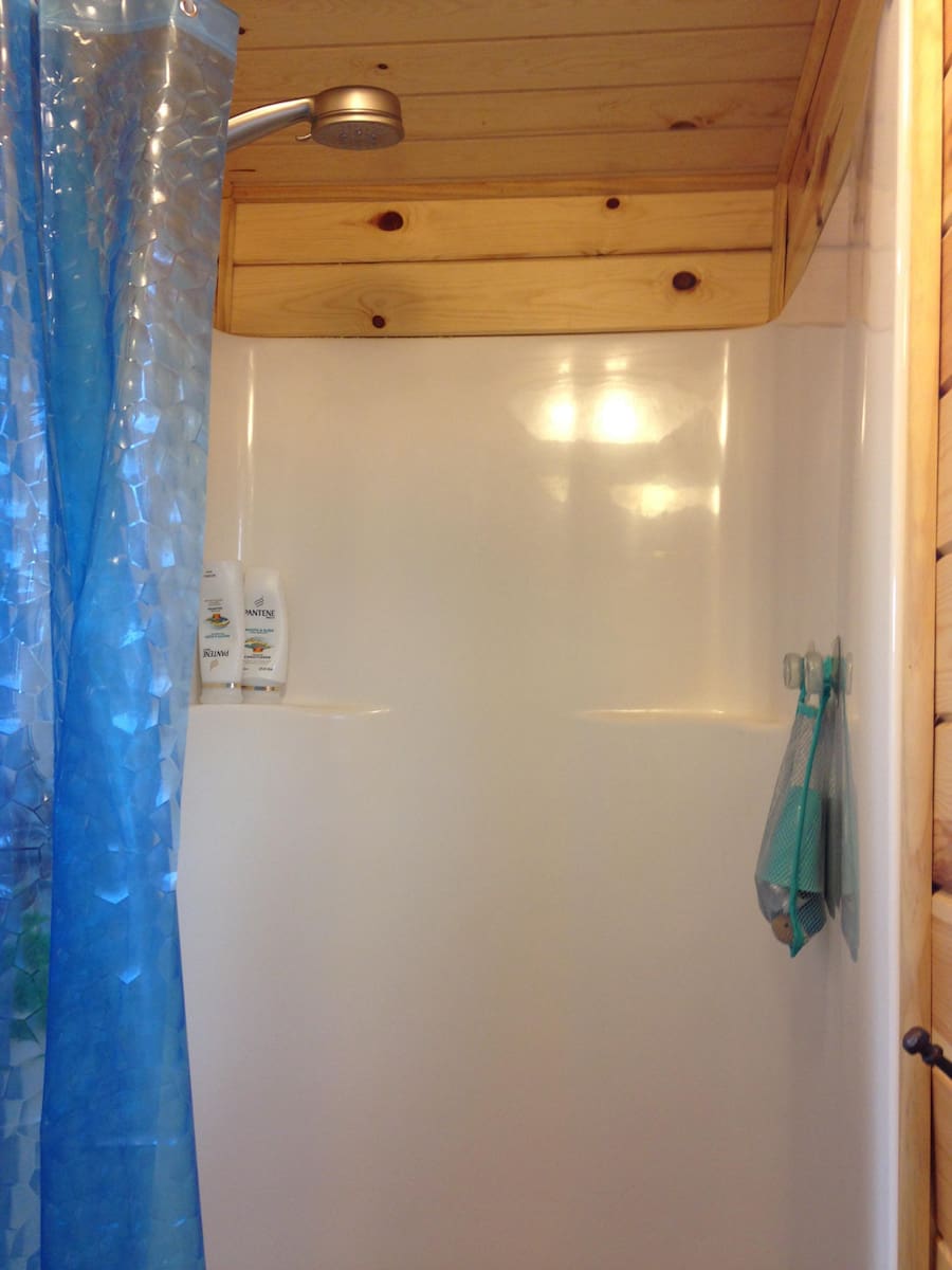 whitmore-lake-tiny-house-9