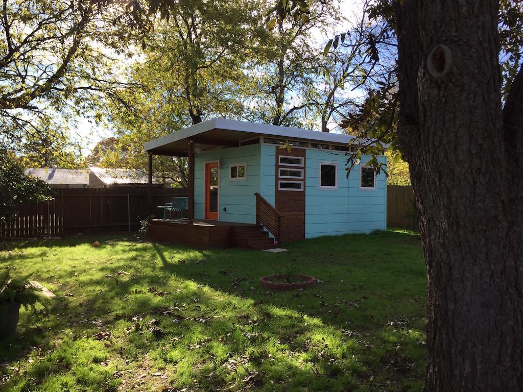 granny-pod-austin-texas-1