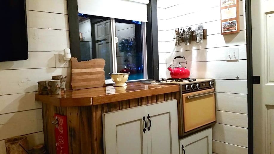 hand-crafted-tiny-house-2