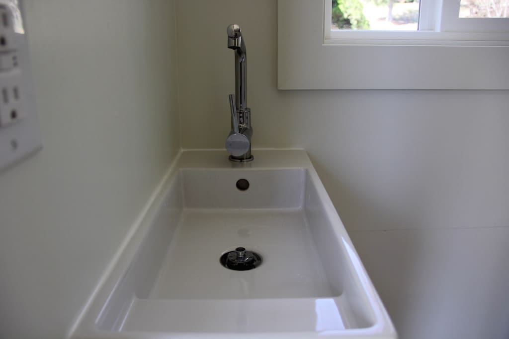 the-chickadee-brevard-tiny-house-company-6