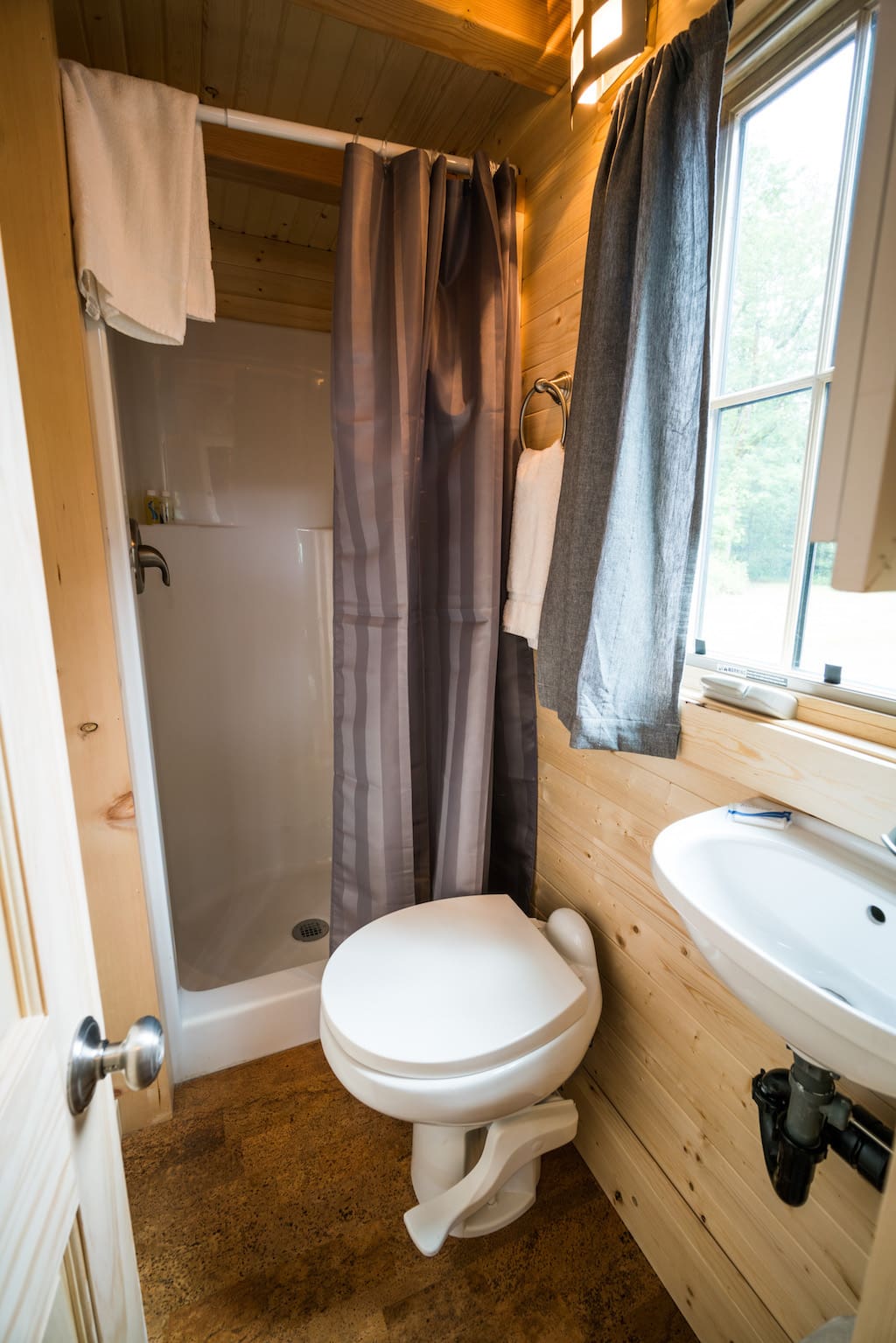 atticus-mt-hood-tiny-house-village-oregon-11