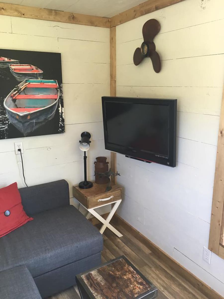 backcountry-container-cabin-3