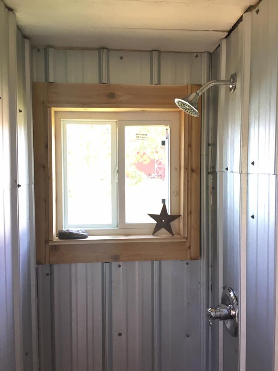 backcountry-container-cabin-8