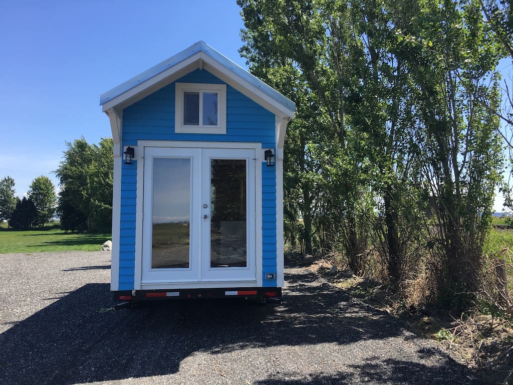 blue-poco-tiny-living-homes-1