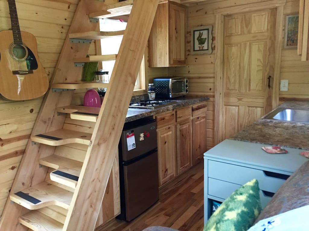 Colorful Solar Powered ‘Ravenlore’ Tiny House Is Built To Be Off-Grid 3 purple ravenlore 3