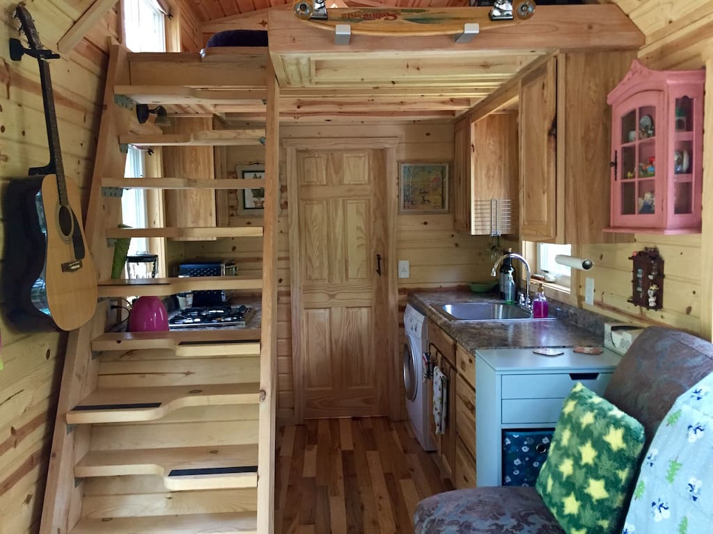 Colorful Solar Powered ‘Ravenlore’ Tiny House Is Built To Be Off-Grid 2 purple ravenlore 4