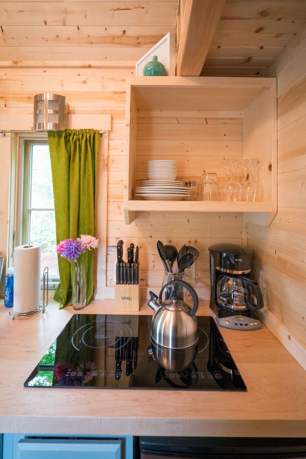 zoe-tiny-house-village-cypress-tumbleweed-mount-hood-5