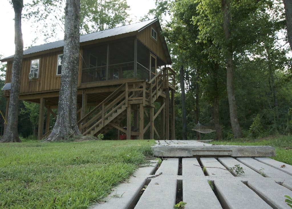 8000-dollar-riverfront-cabin-1