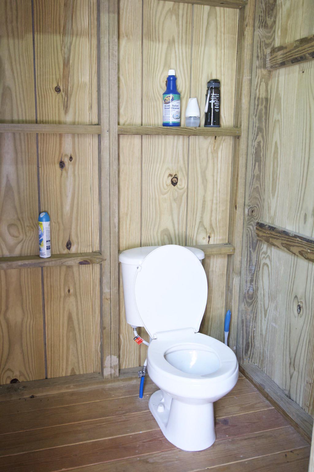 8000-dollar-riverfront-cabin-7