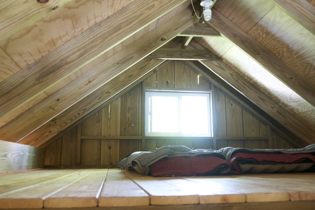 8000-dollar-riverfront-cabin-9