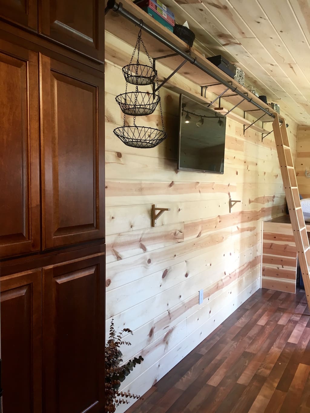 5th-wheel-tiny-house-12