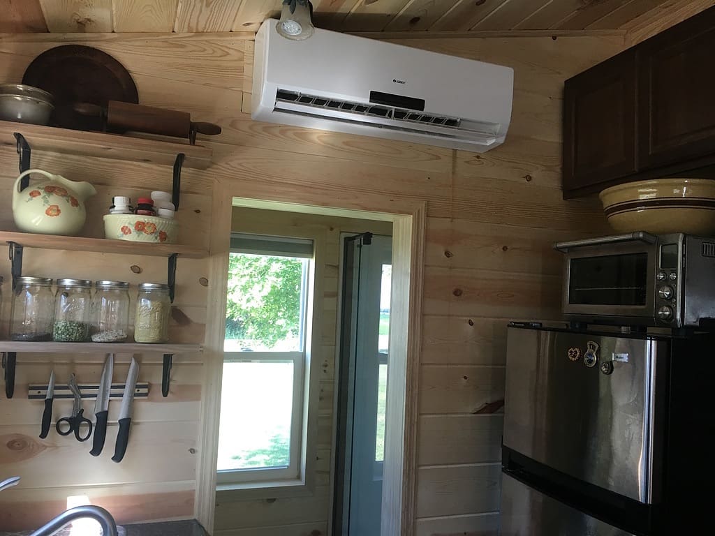 5th-wheel-tiny-house-5