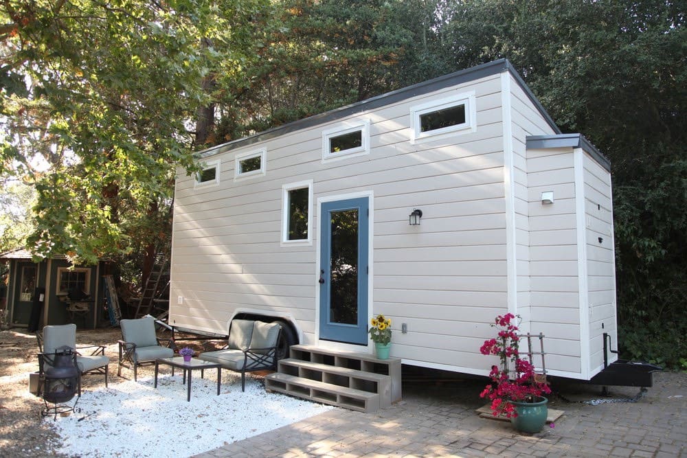 dream-big-dwell-small-tiny-house-1