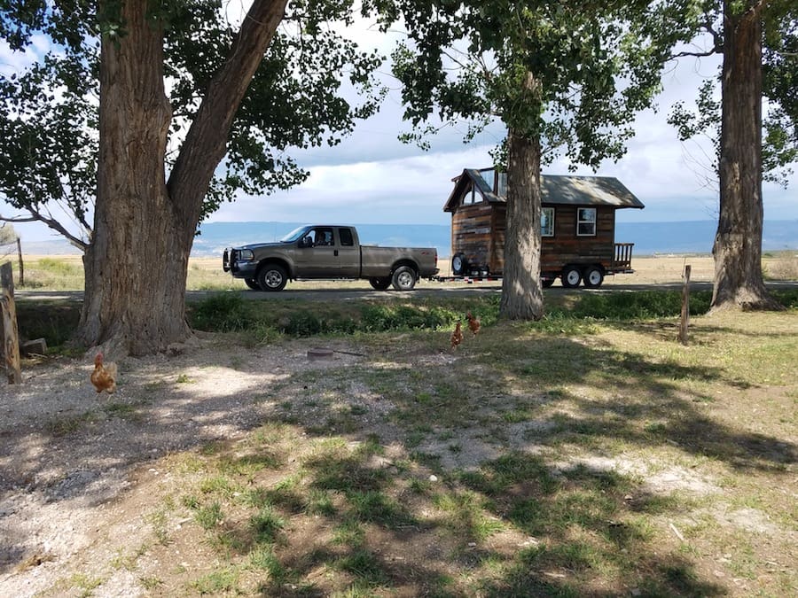 handcrafted-tiny-cabin-7