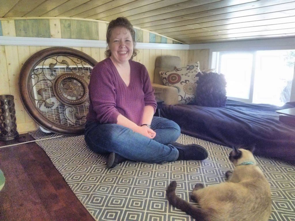 tiny-red-bungalow-15