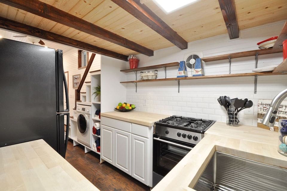 32-tiny-house-building-company-10