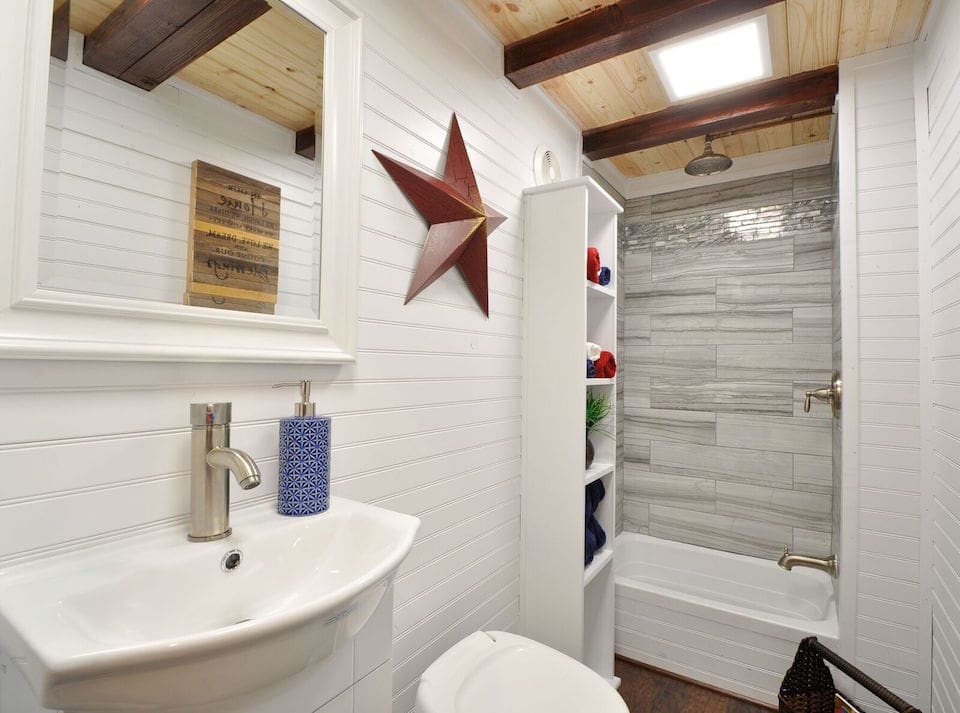 32-tiny-house-building-company-11