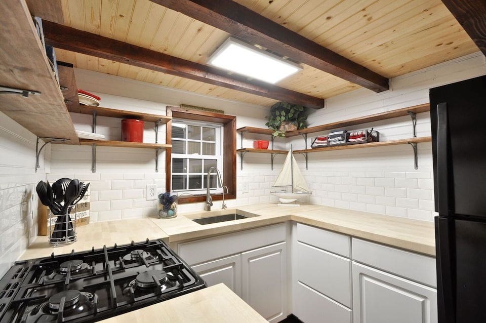 32-tiny-house-building-company-9