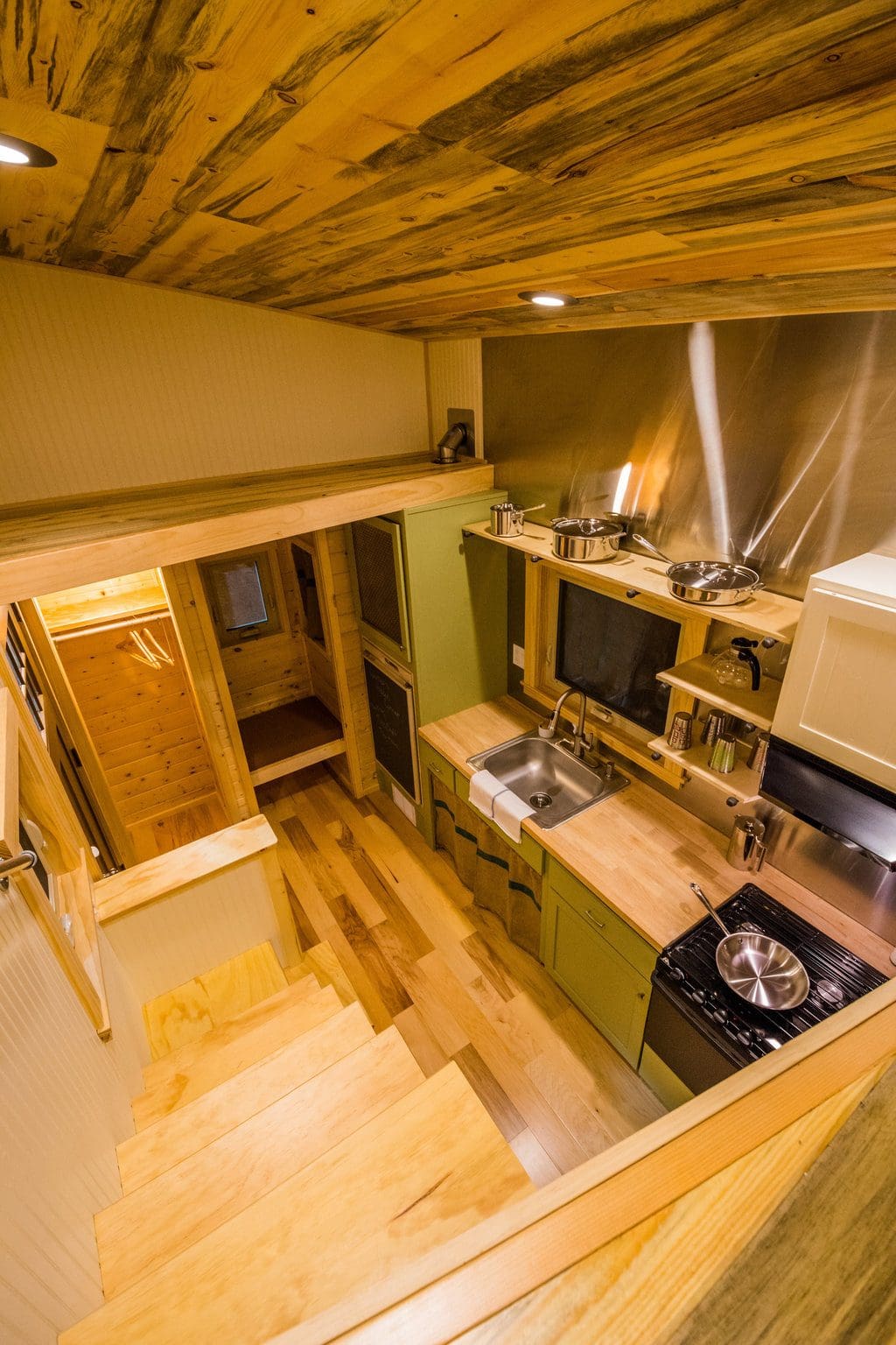 blue-moon-warners-hidden-corner-3