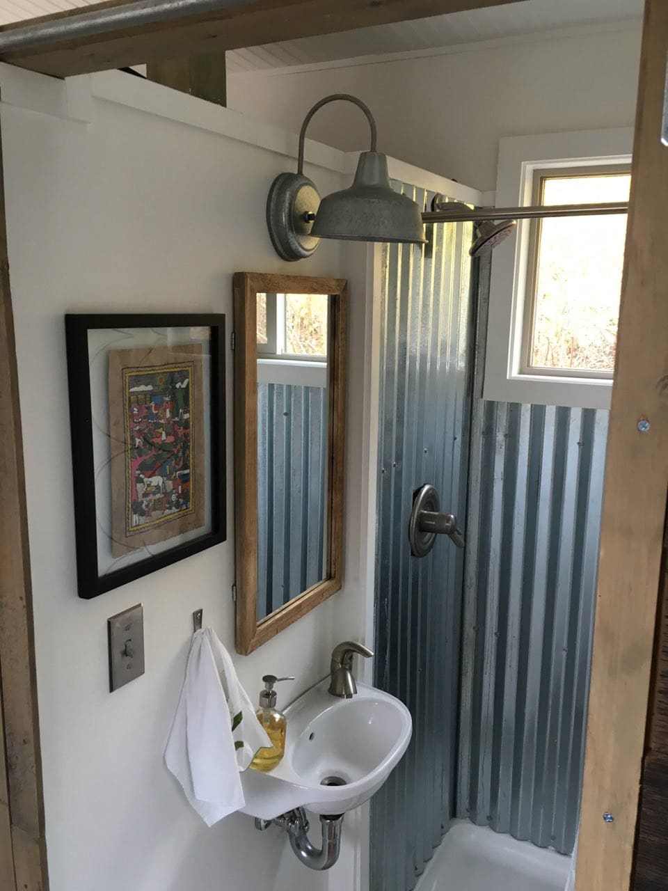 simply-enough-tiny-house-12