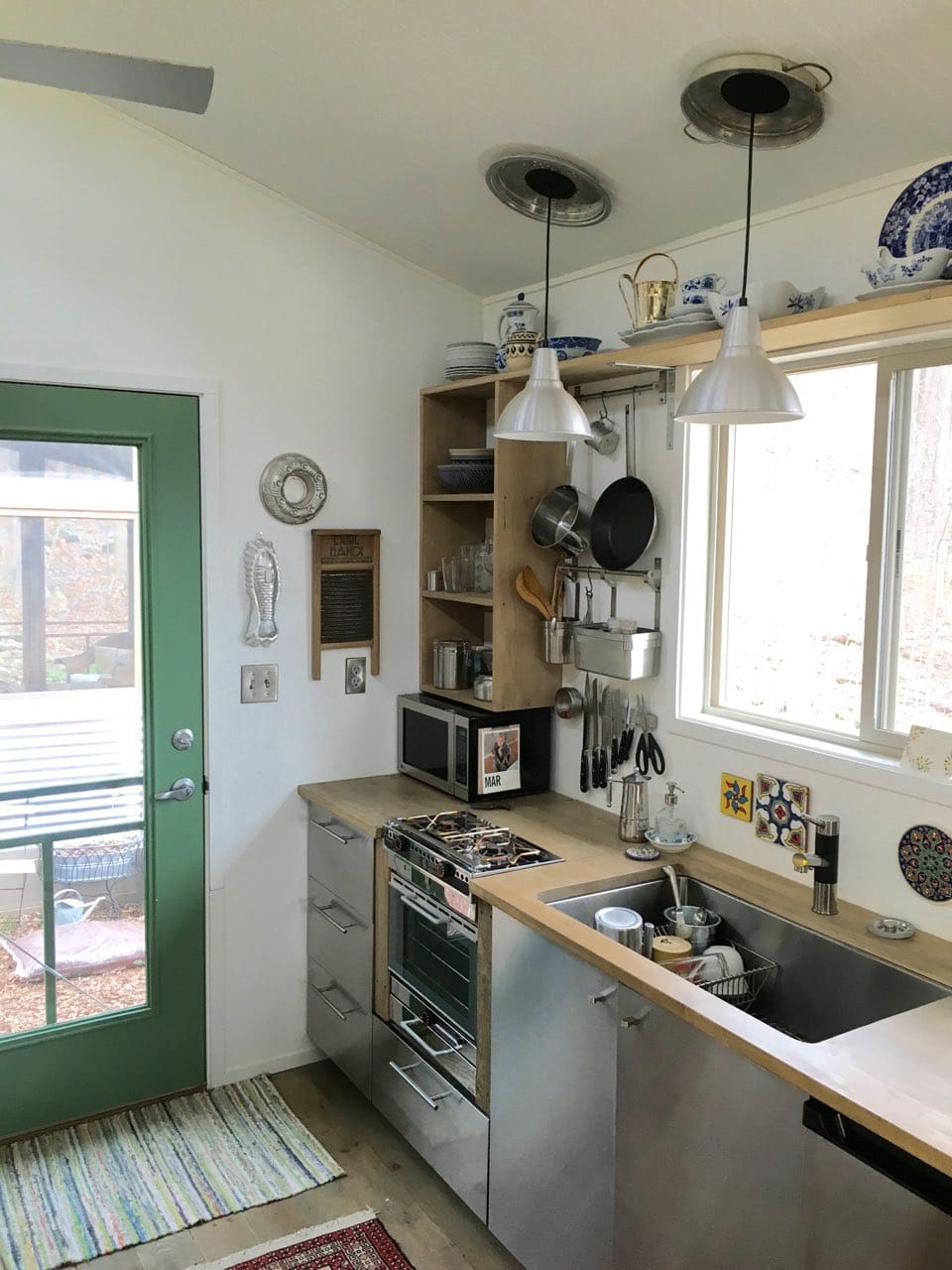 simply-enough-tiny-house-8