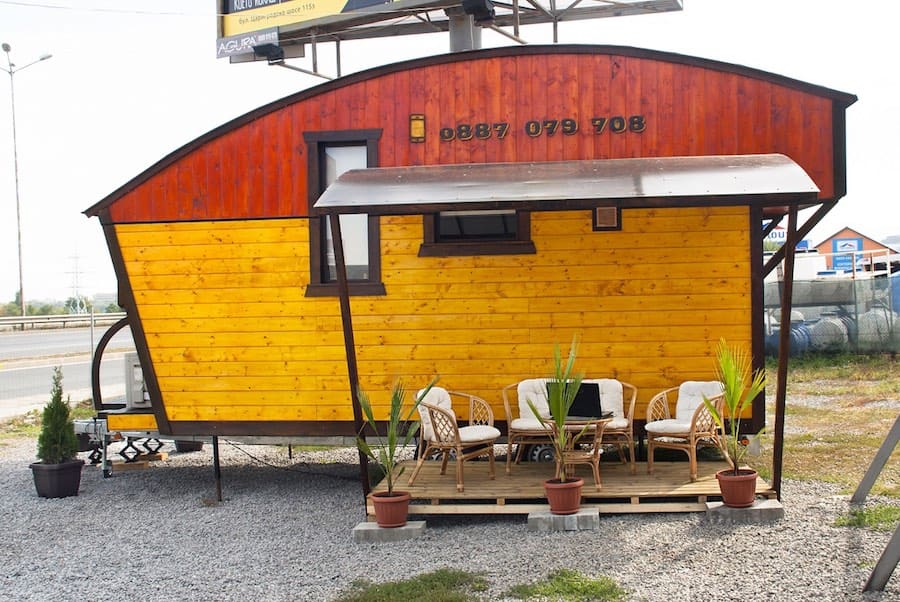 aero-camphouse-tiny-house-bulgaria-1