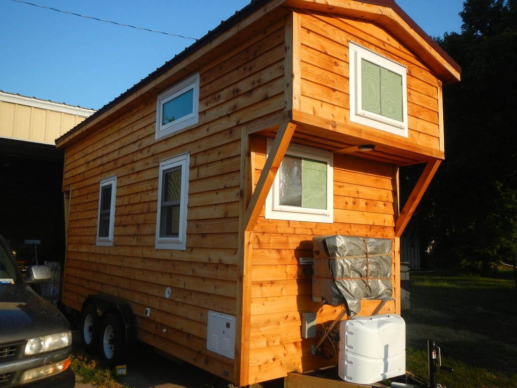 stephanis-tiny-house-college-student-11