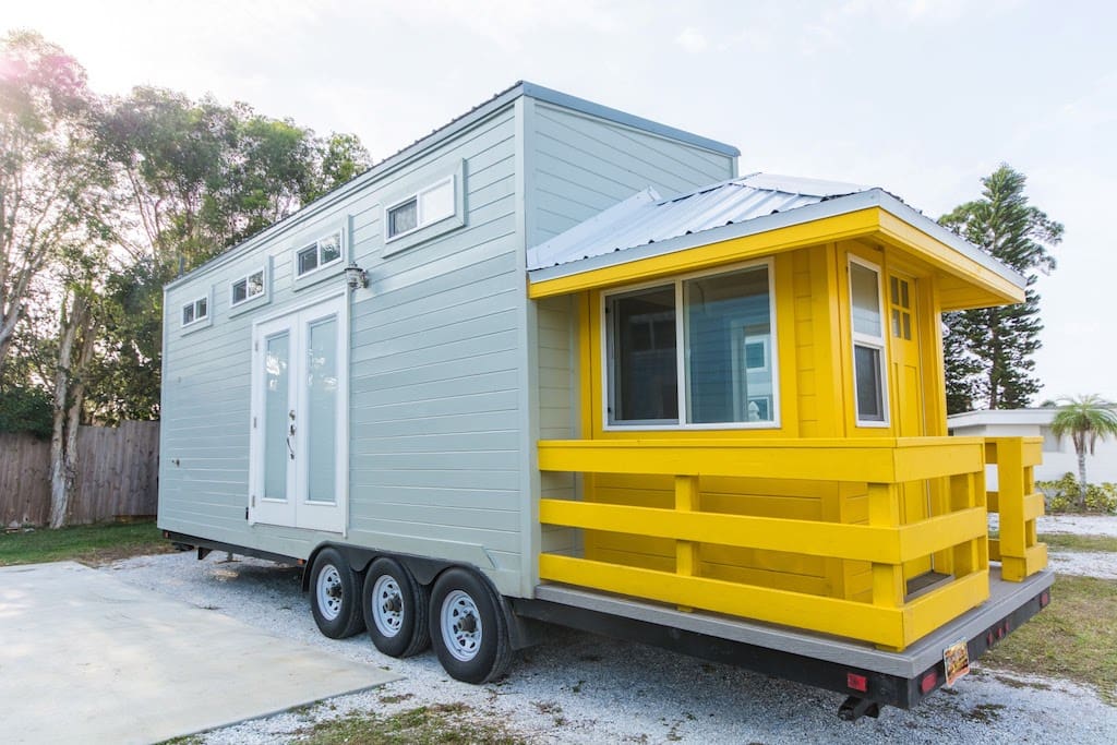 tiny lifeguard station house 1