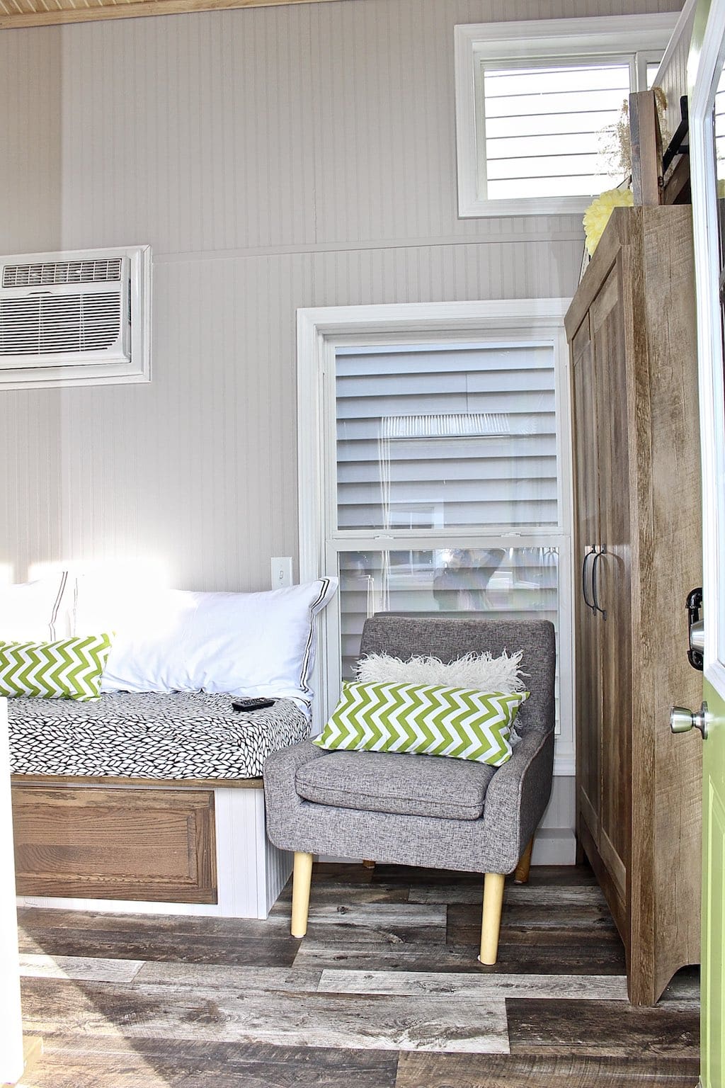 chic-shack-lime-green-mini-mansions-tiny-homes-11