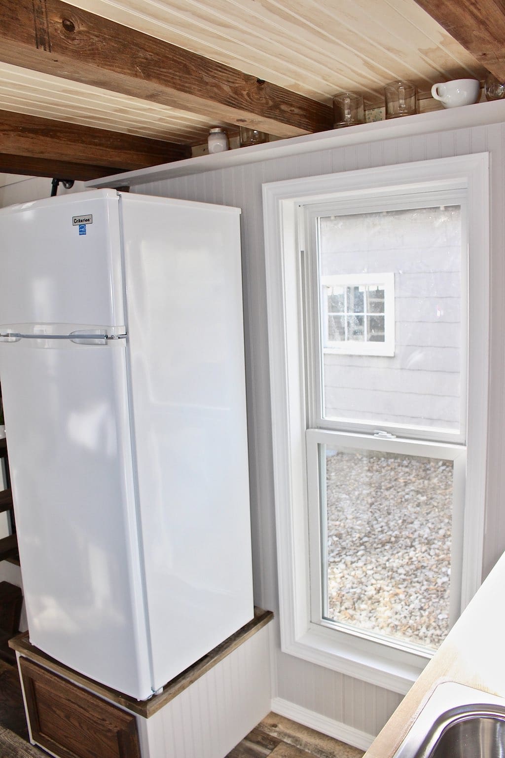 chic-shack-lime-green-mini-mansions-tiny-homes-13