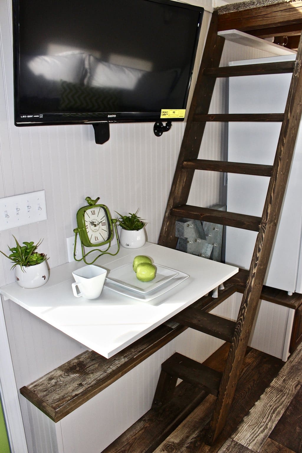 chic-shack-lime-green-mini-mansions-tiny-homes-3