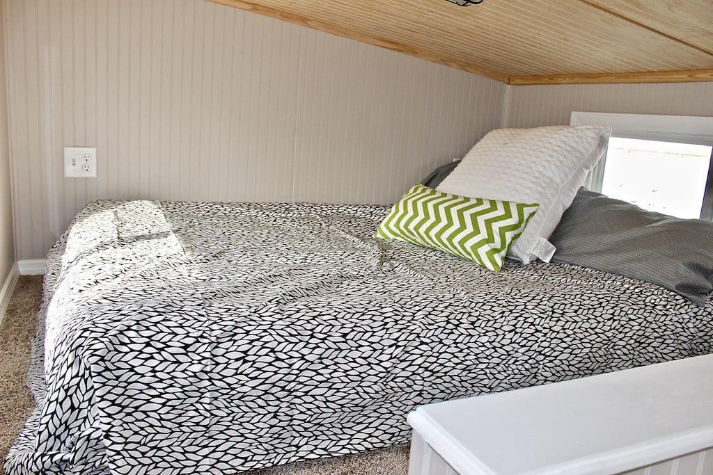 chic-shack-lime-green-mini-mansions-tiny-homes-5