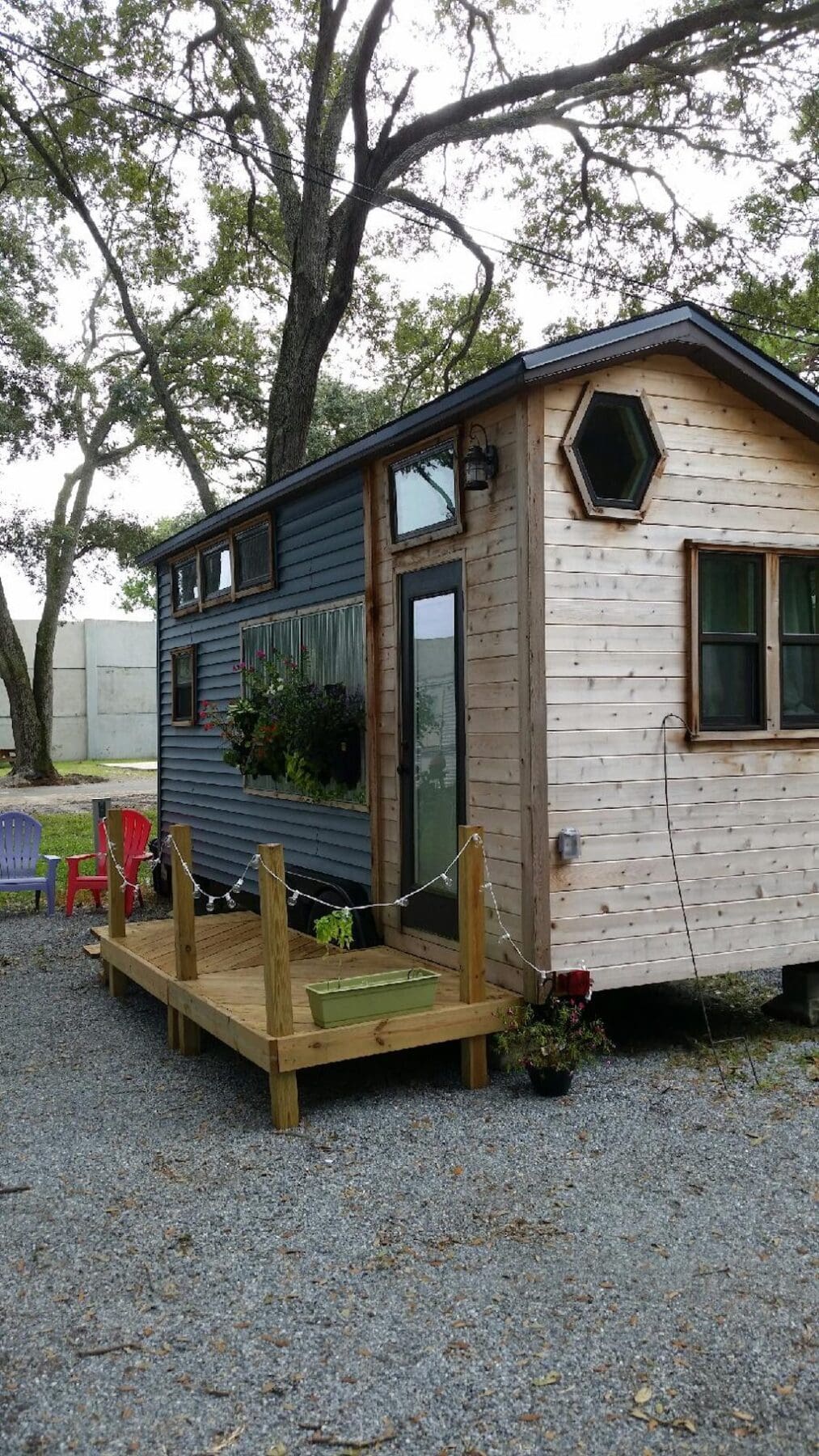utterly-charming-tiny-house-8