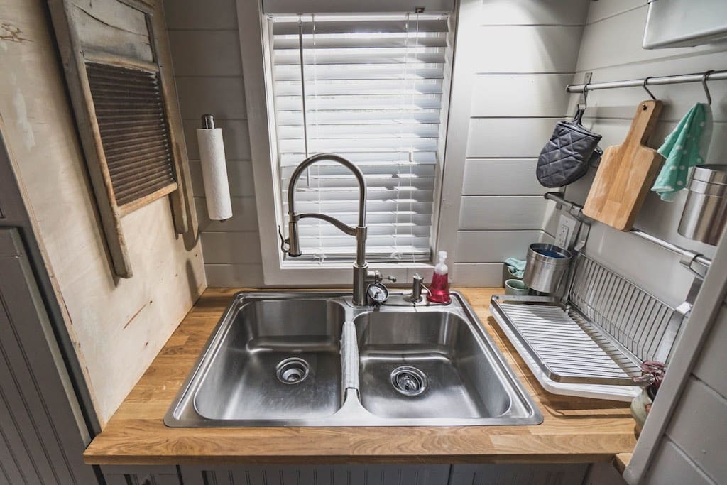 little-bitty-tiny-house-3