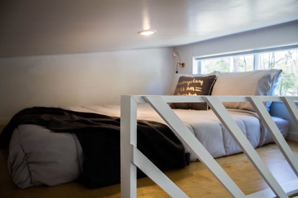 river-resort-tiny-house-10