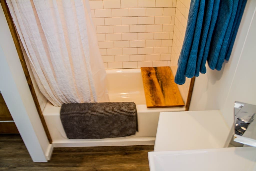 river-resort-tiny-house-9