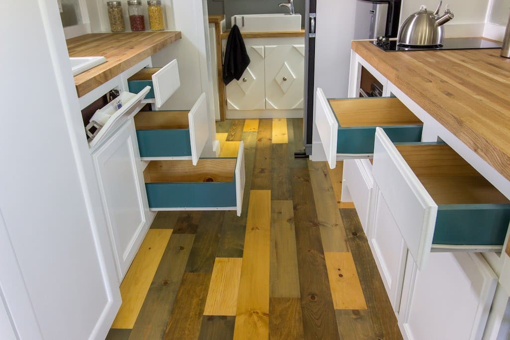 falling-leaves-tiny-house-12