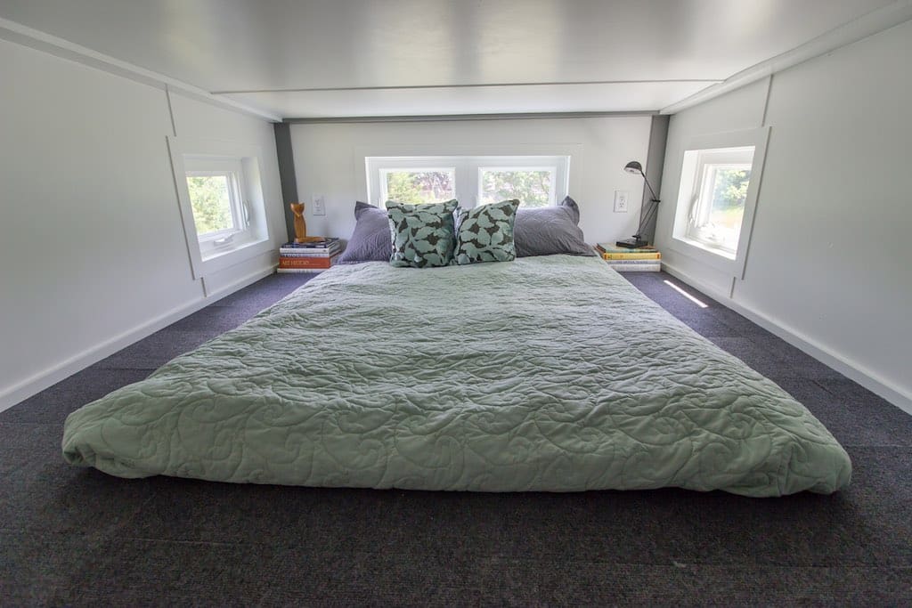 falling-leaves-tiny-house-17