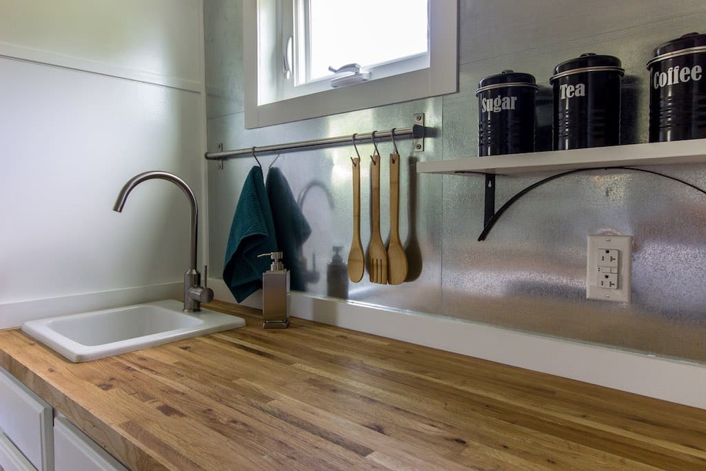 falling-leaves-tiny-house-9