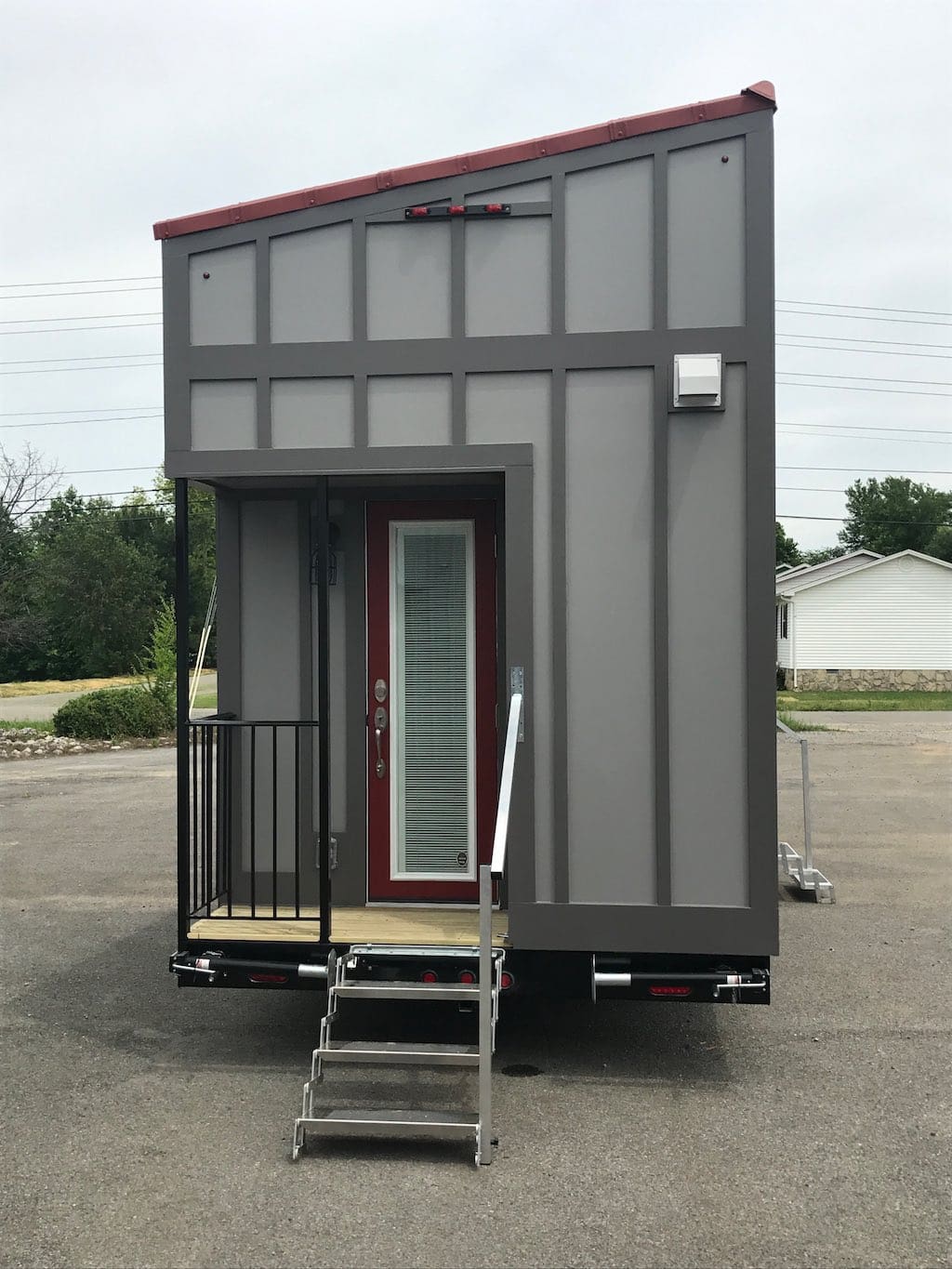 24-gooseneck-tiny-house-chattanooga-2