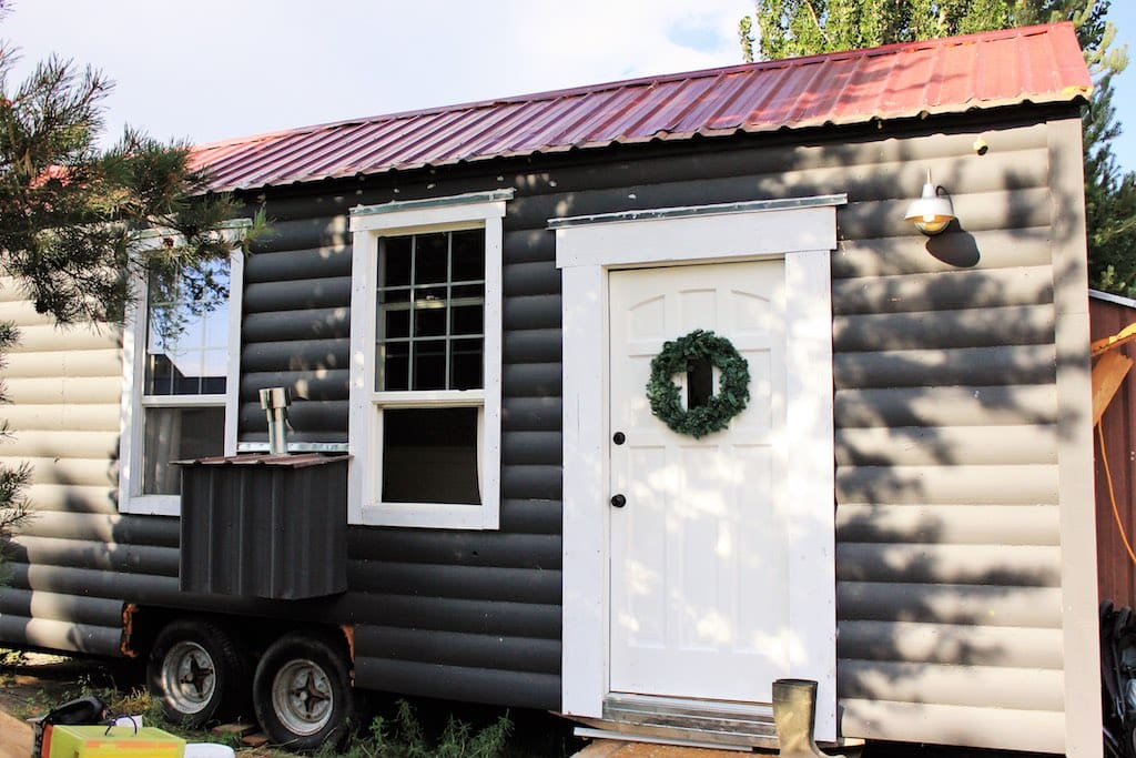 black pearl tiny house 1