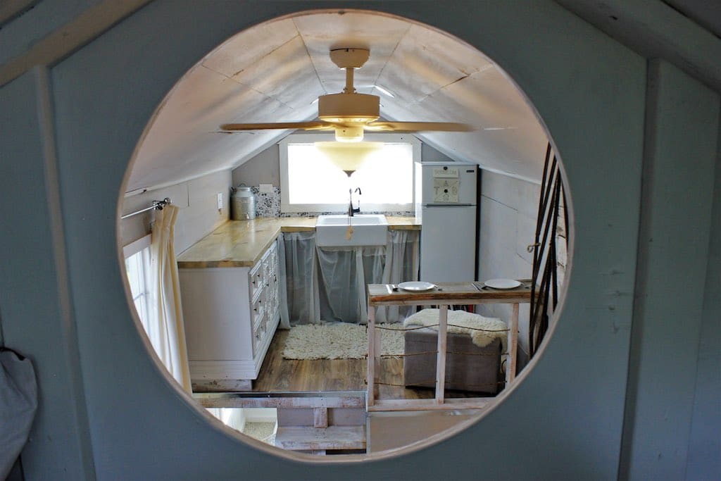 black pearl tiny house 11