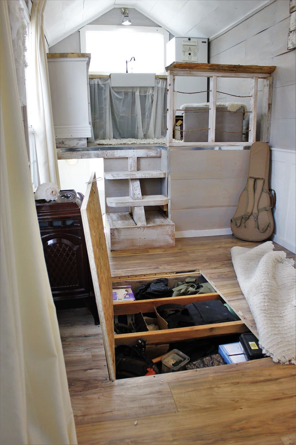 black pearl tiny house 12