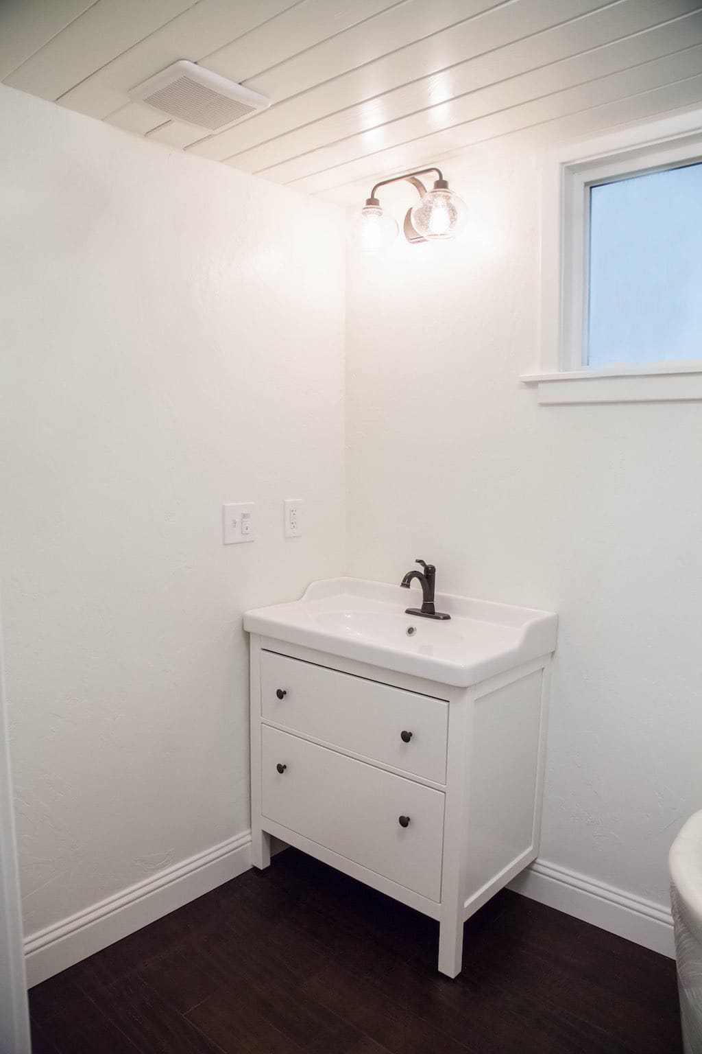 english-cottage-alpine-tiny-homes-12