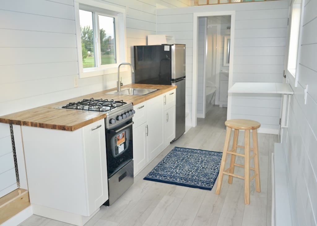 beach chic tiny house 6