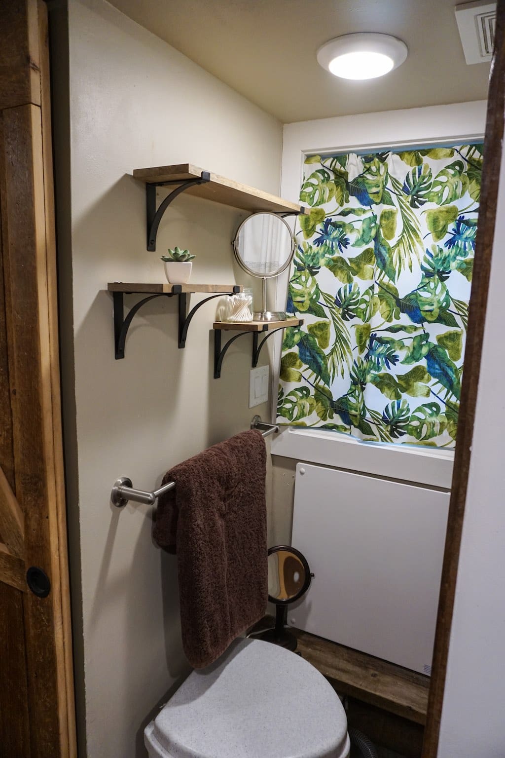 rustic modern tiny house 9