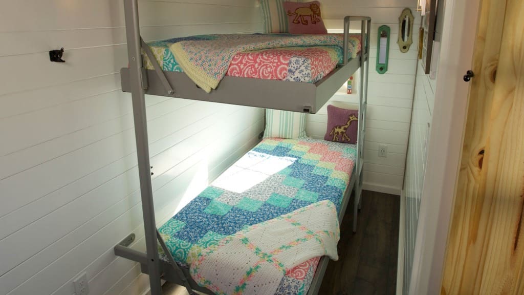 expandable tiny cottage 9