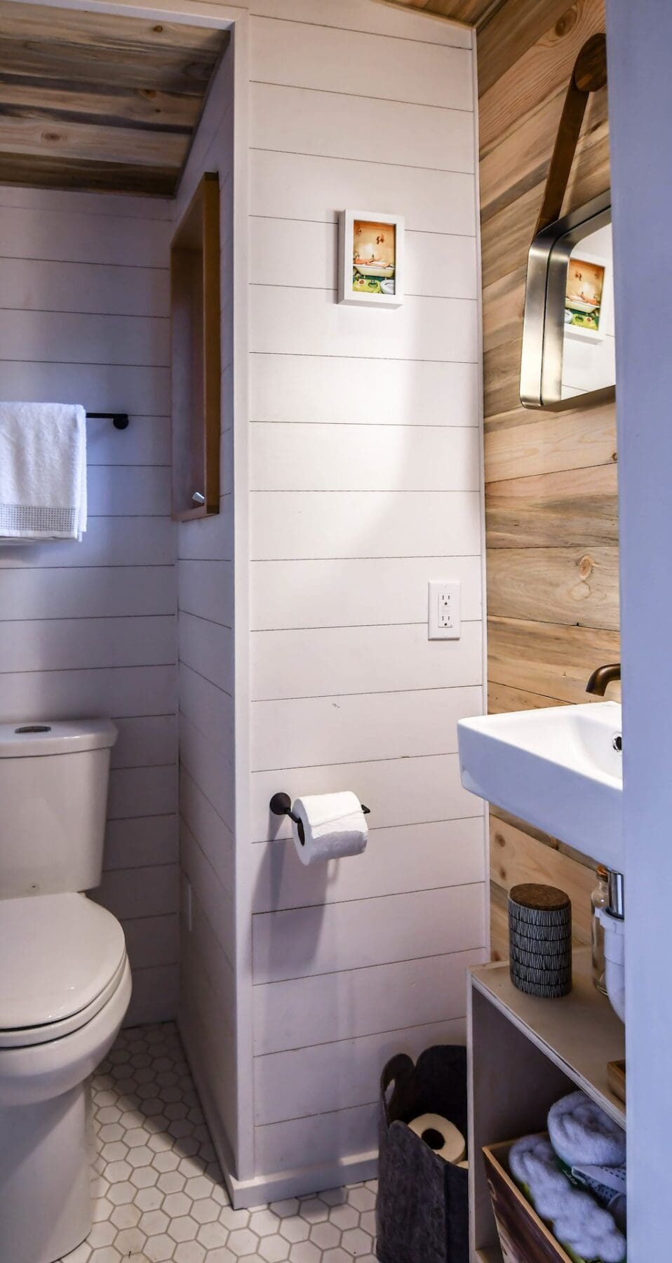 modern 16 tiny house 11